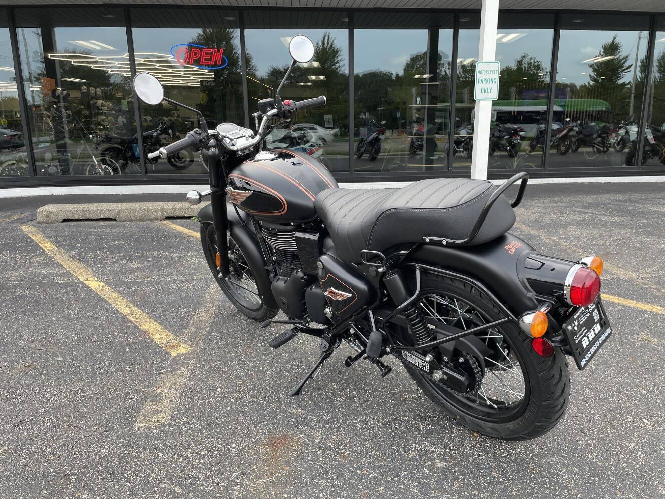 A photo of this 2027 Royal Enfield BULLET 350