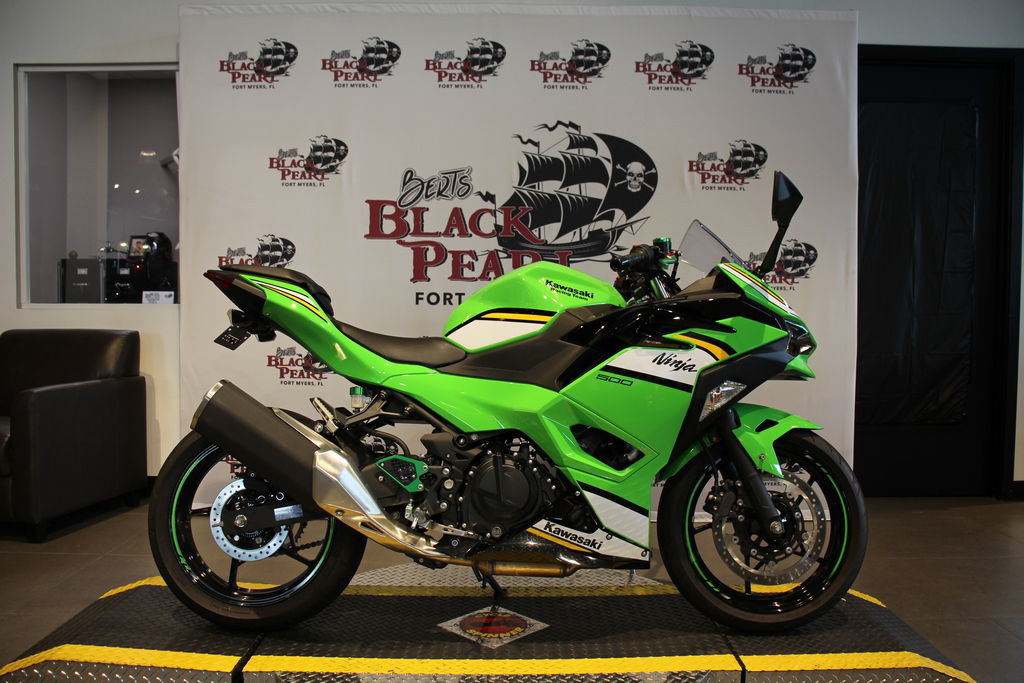 2025 Kawasaki Ninja 500 BASE in Fort Myers, FL