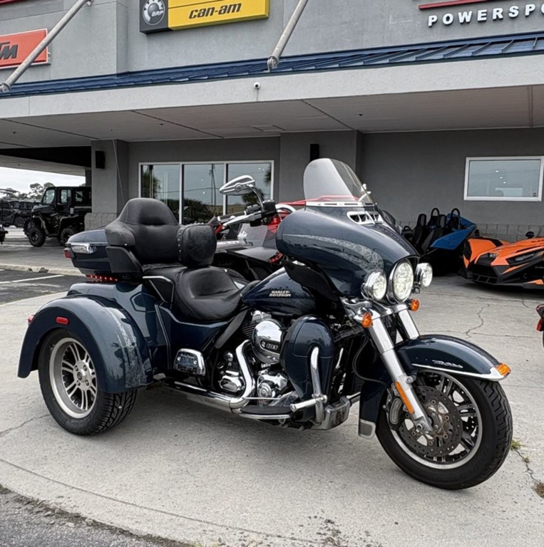 2016 Harley-Davidson Trike FLHTCUTG - Tri Glide Ultra ULTRA CLASSIC® in Myrtle Beach, SC