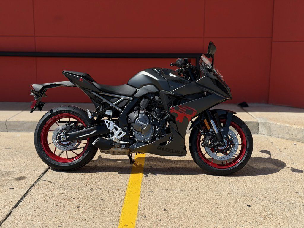 2027 Suzuki GSX 8R BLACK in la marque TX