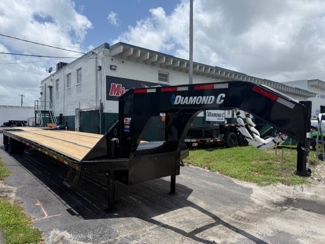 2027 Diamond C Trailers FMAX212-40HDT in Miami, FL