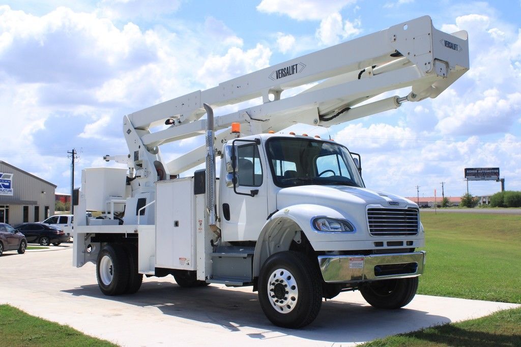 2014 Freightliner M2 4x4 / Versalift VST-7500 in Bryan, TX