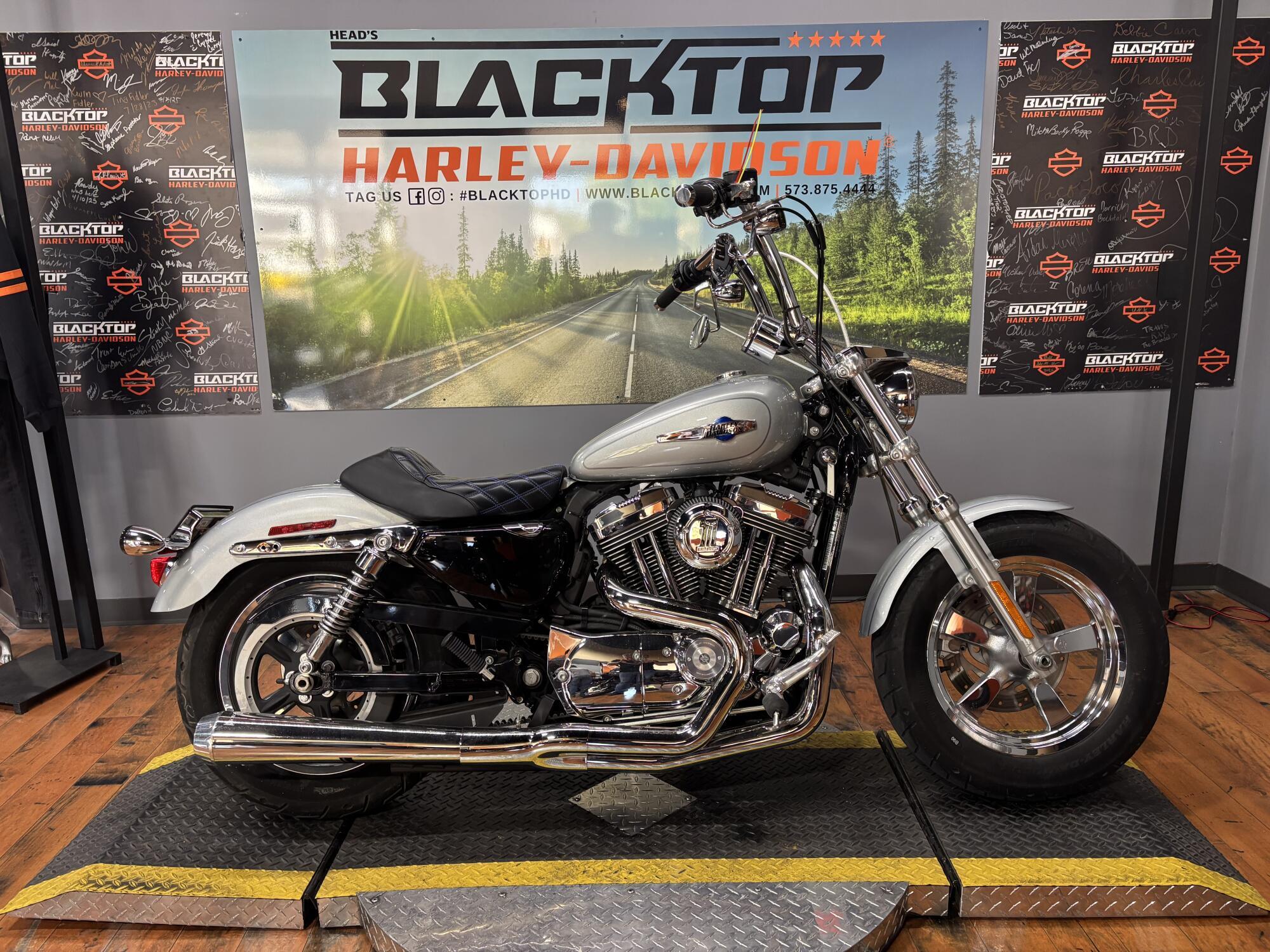 2012 Harley-Davidson 1200 Custom in columbia MO