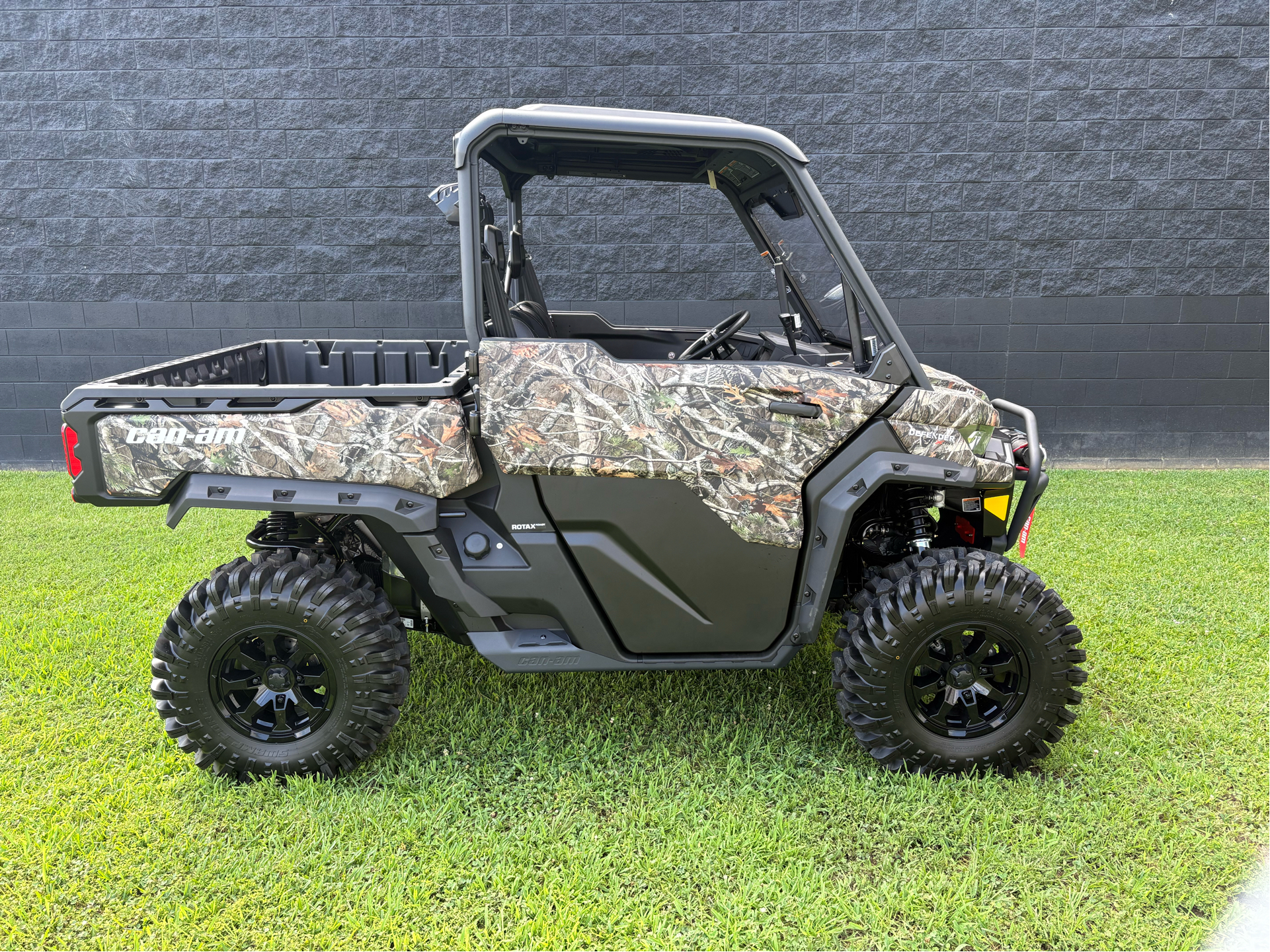 2025 Can-Am Defender X MR With Half-Doors in west monroe LA