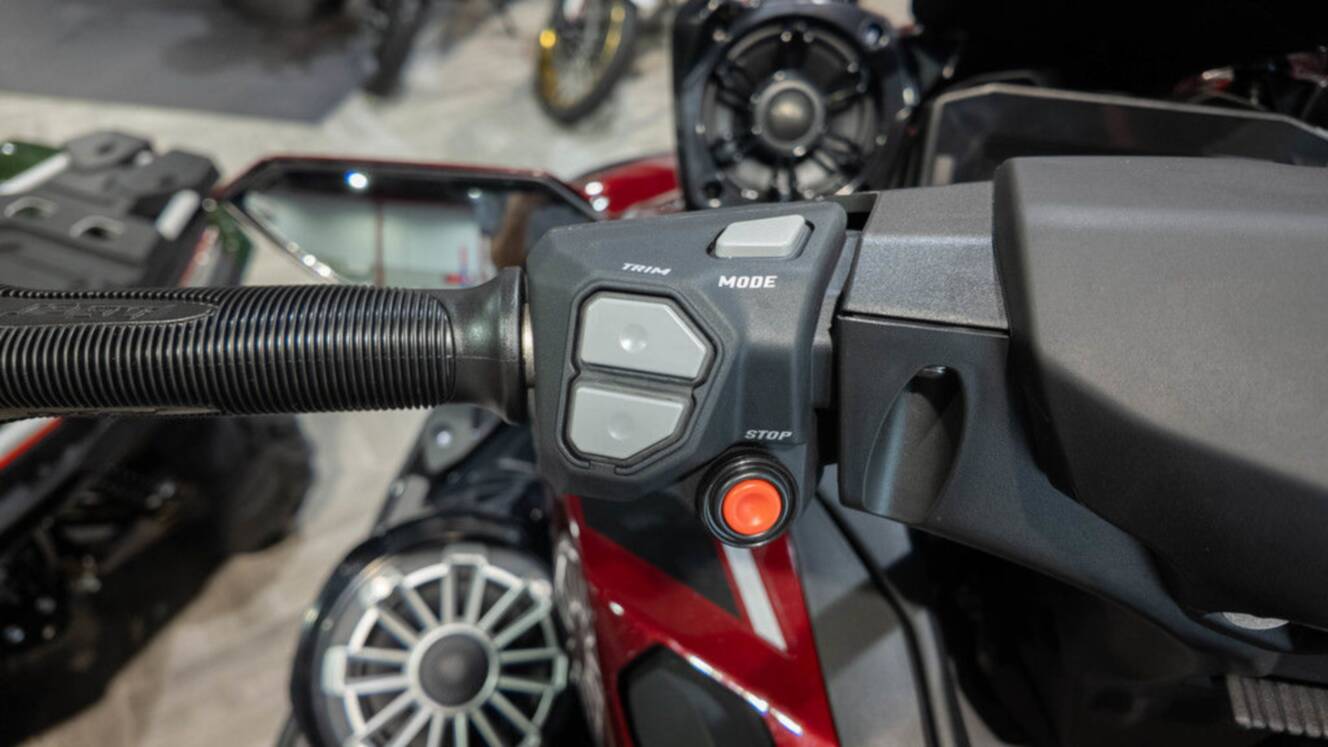 A photo of this 2026 Kawasaki Jet Ski® Ultra® 310 LX