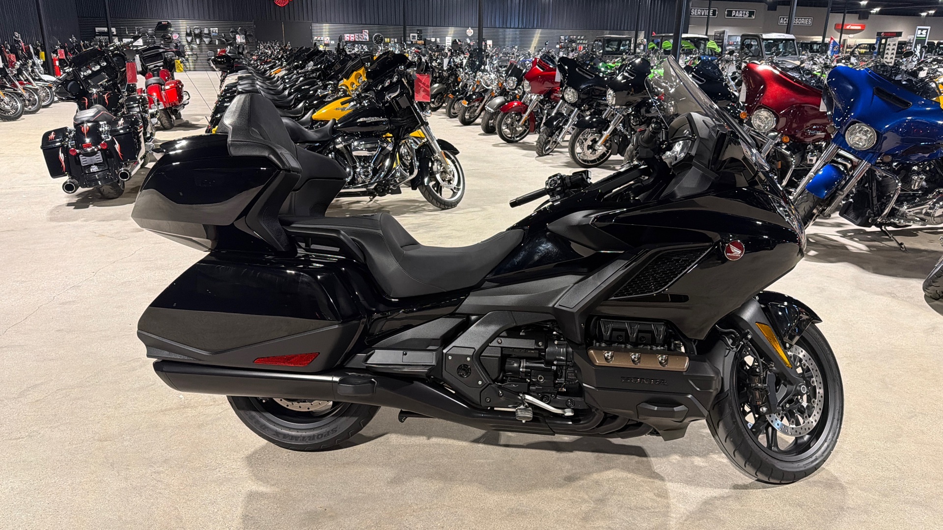 2023 Honda Goldwing Tour 1800 TOUR in Fremont, OH