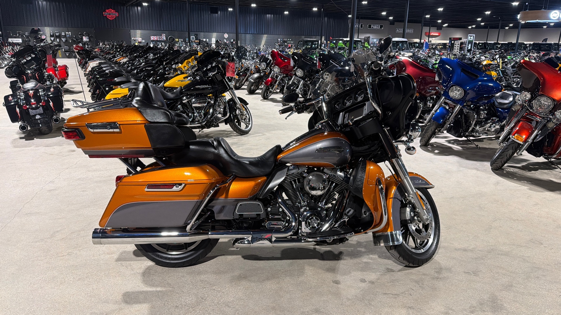 2015 Harley-Davidson® Electra Glide® Ultra Classic® ULTRA CLASSIC FLHTCU in fremont OH