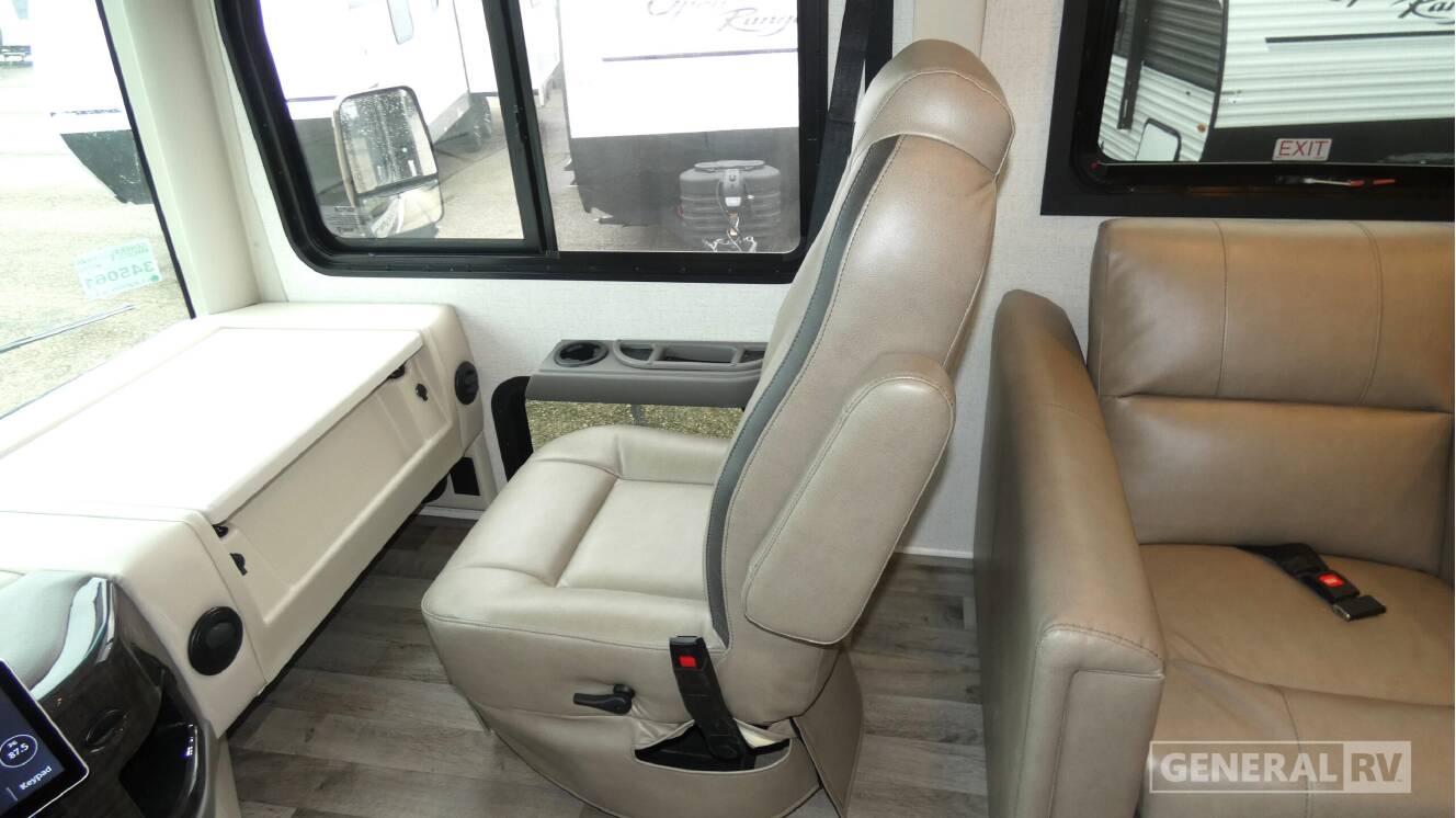 A photo of this 2026 Thor Motor Coach PALAZZO GT 33.5