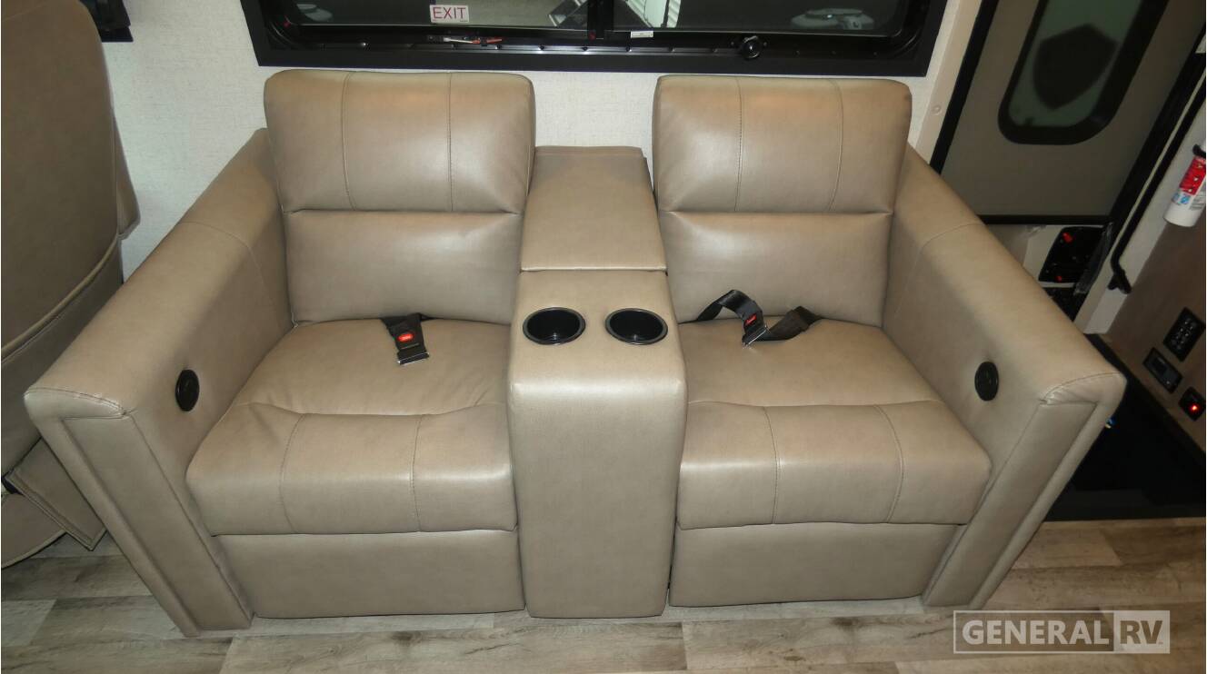 A photo of this 2026 Thor Motor Coach PALAZZO GT 33.5