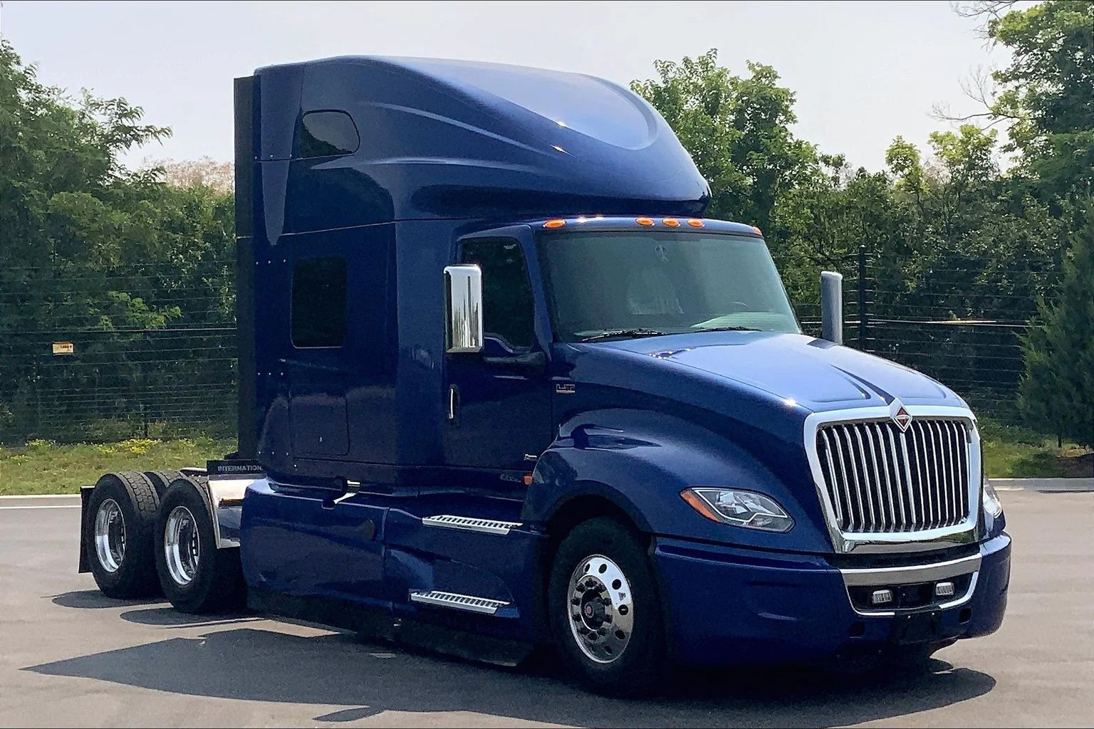 2021 INTERNATIONAL LT625 6x4 in Joliet, IL