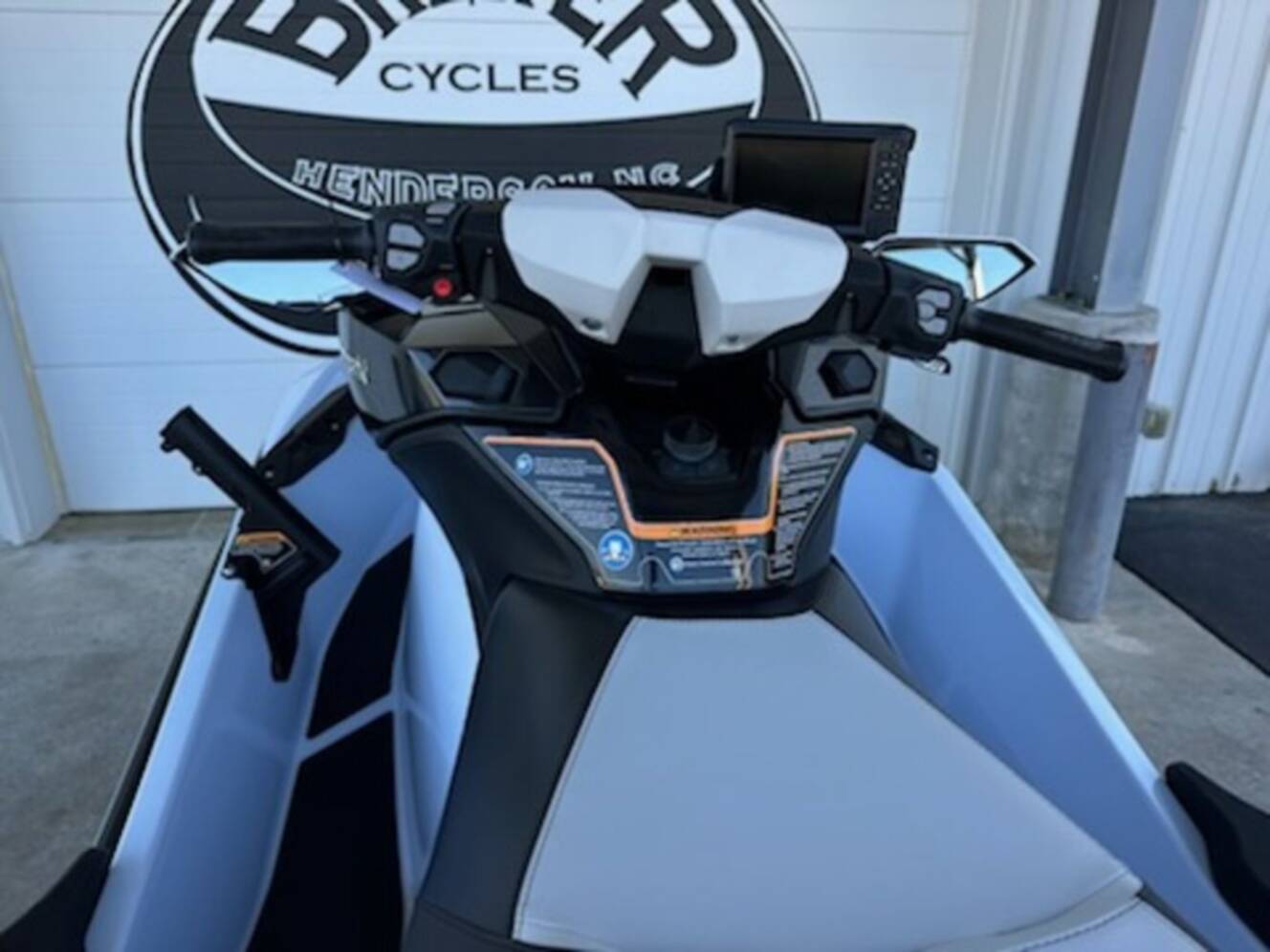 A photo of this 2025 Kawasaki Ultra® 160LX-S Angler