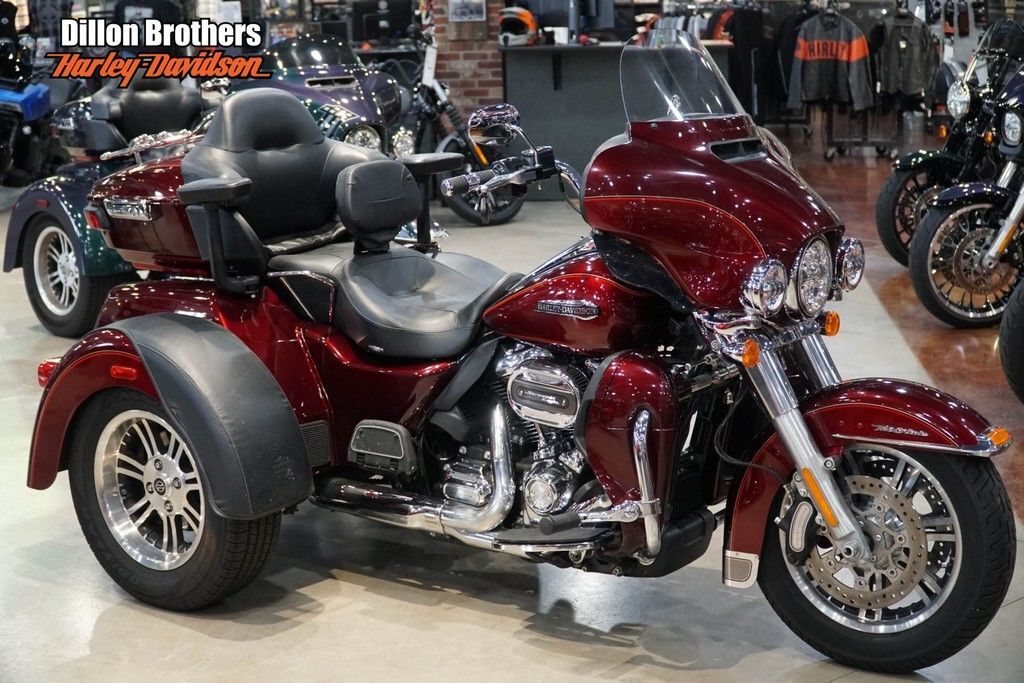 2017 Harley-Davidson® FLHTCUTG - Tri Glide® Ultra ULTRA CLASSIC in Omaha, NE
