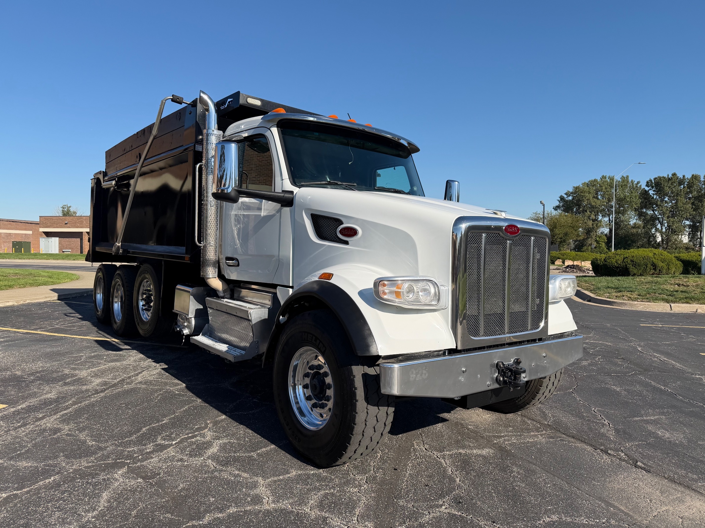 2023 PETERBILT 567 in Kansas City, MO