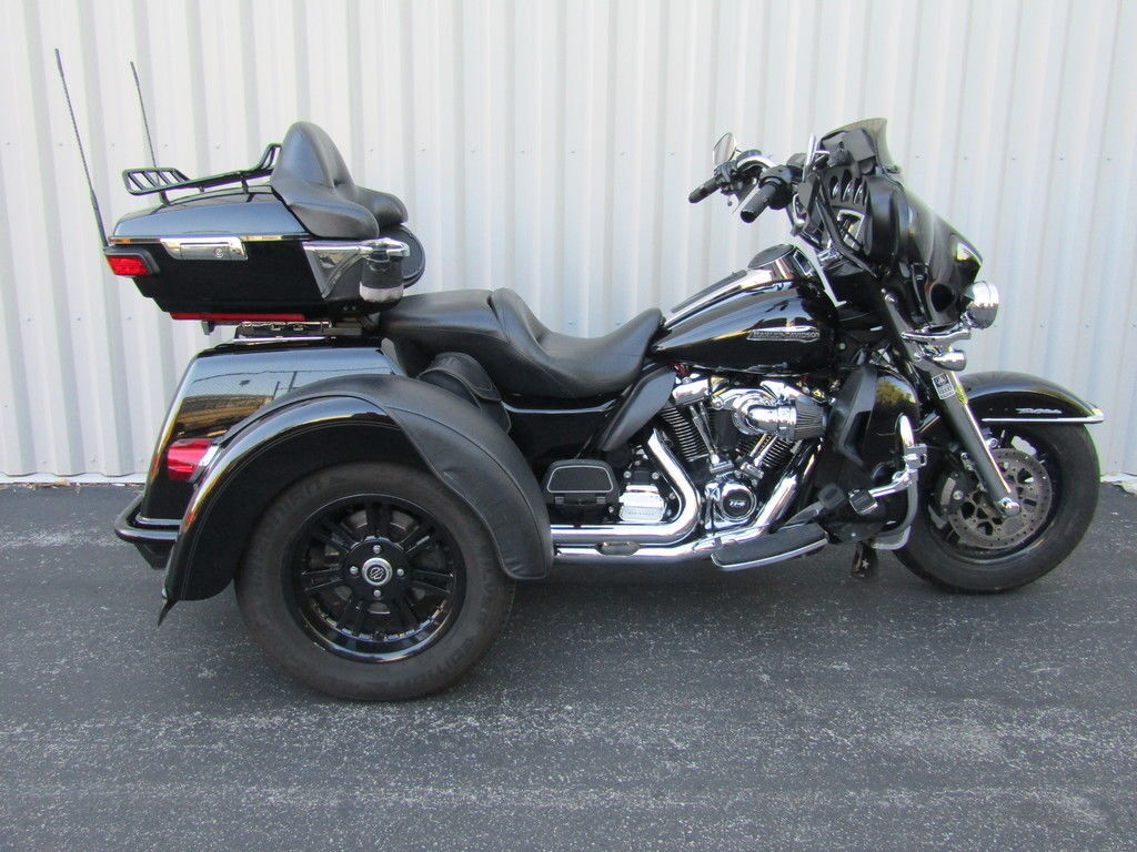 2019 Harley-Davidson® FLHTCUTG - Tri Glide® Ultra ULTRA CLASSIC in St. Charles, MO