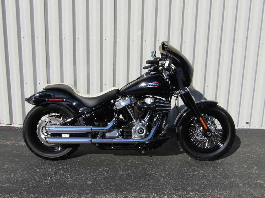 2021 Harley-Davidson® FLSL - Softail Slim® SLIM in St. Charles, MO