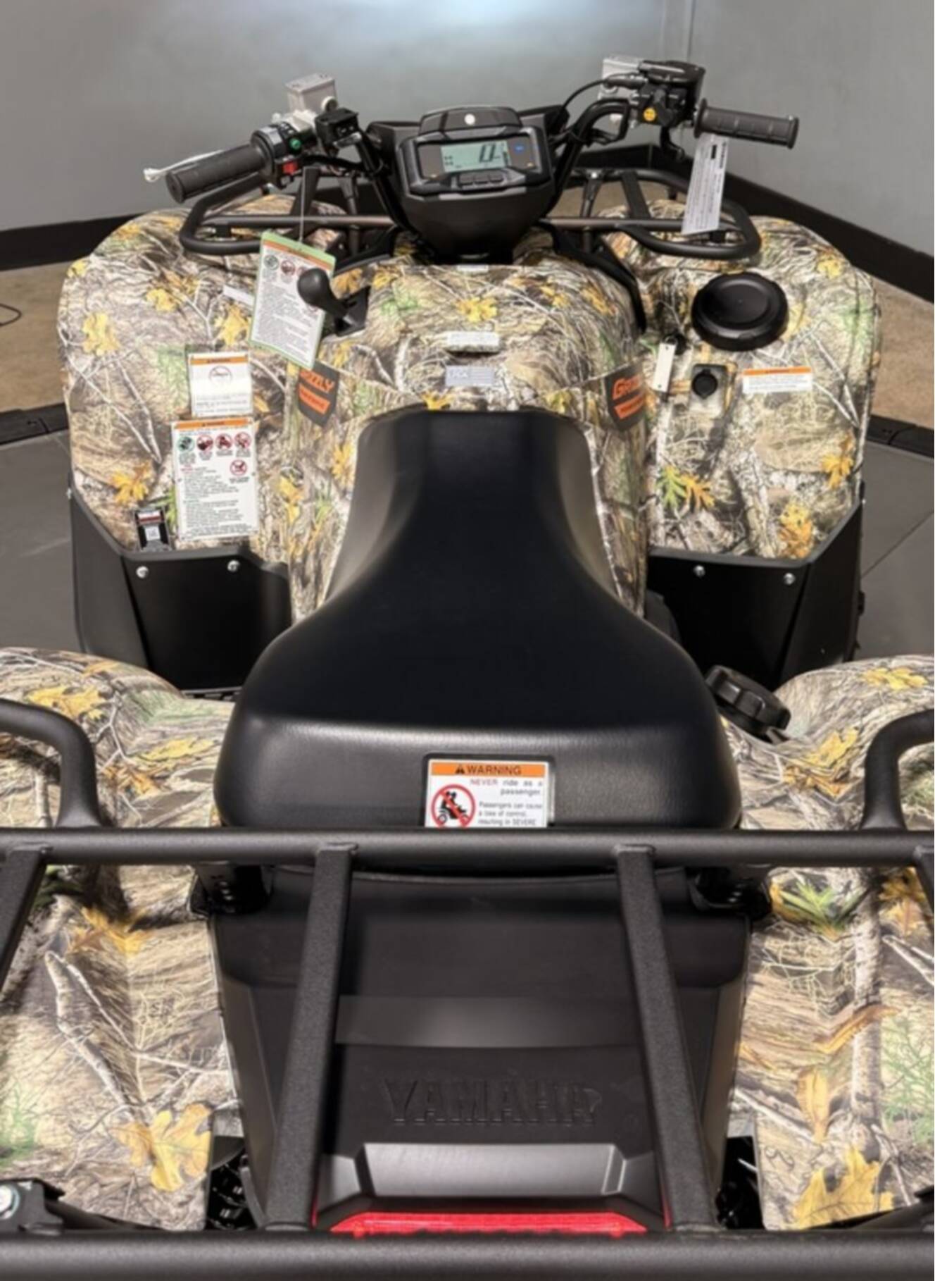 A photo of this 2027 Yamaha GRIZZLY EPS CAMO
