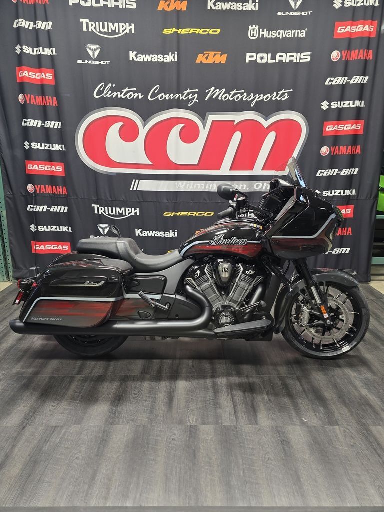 2026 Indian Motorcycle® CHALLENGER DARK HORSE SIGNATURE SERIES DARK HORSE in Wilmington, OH