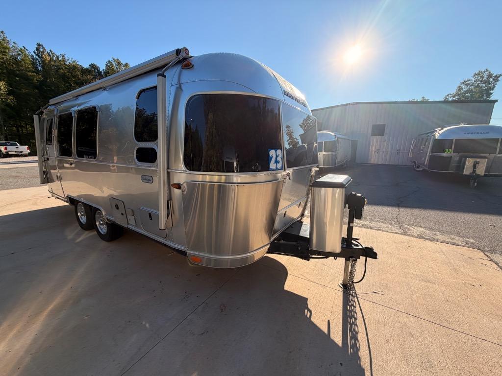 2021 Airstream Globetrotter 23FB Twin RV