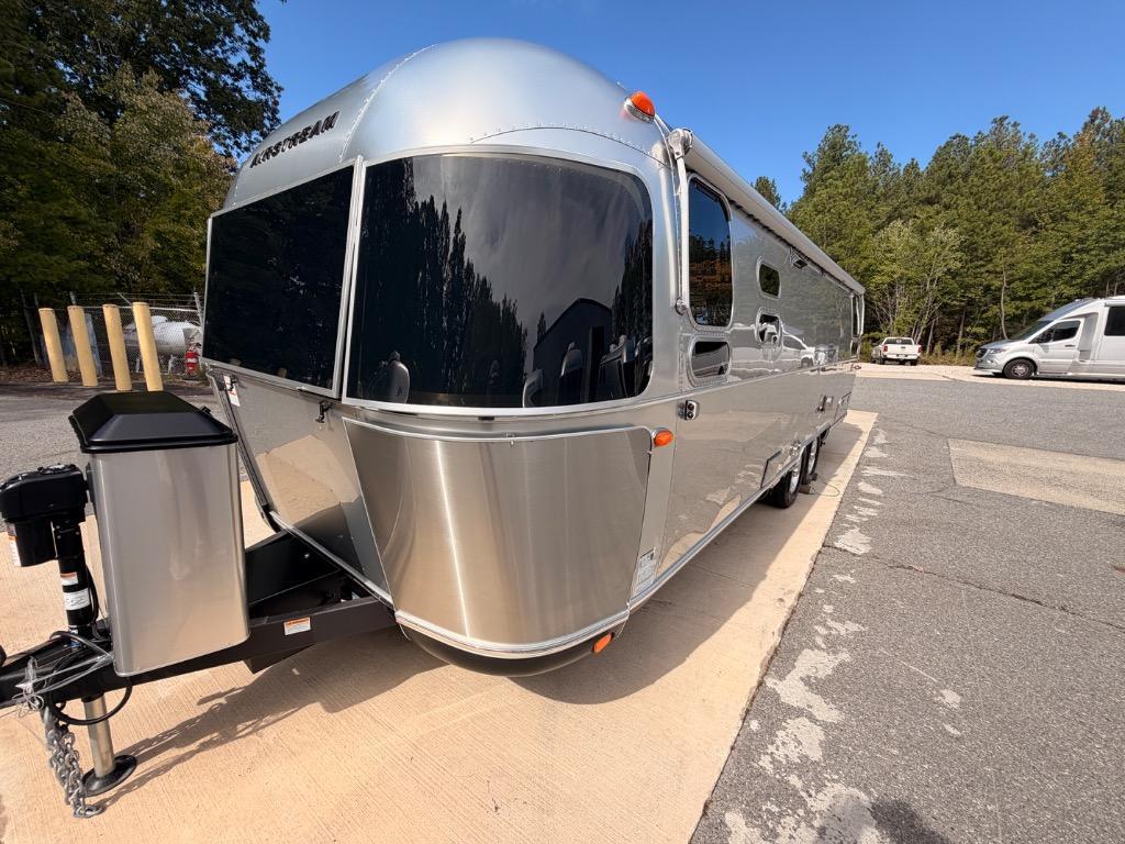 2027 Airstream Classic 28RB Twin in monroe NC
