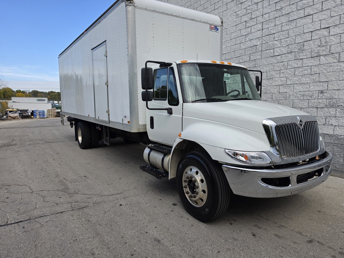 2019 INTERNATIONAL 4300 in Milwaukee, WI