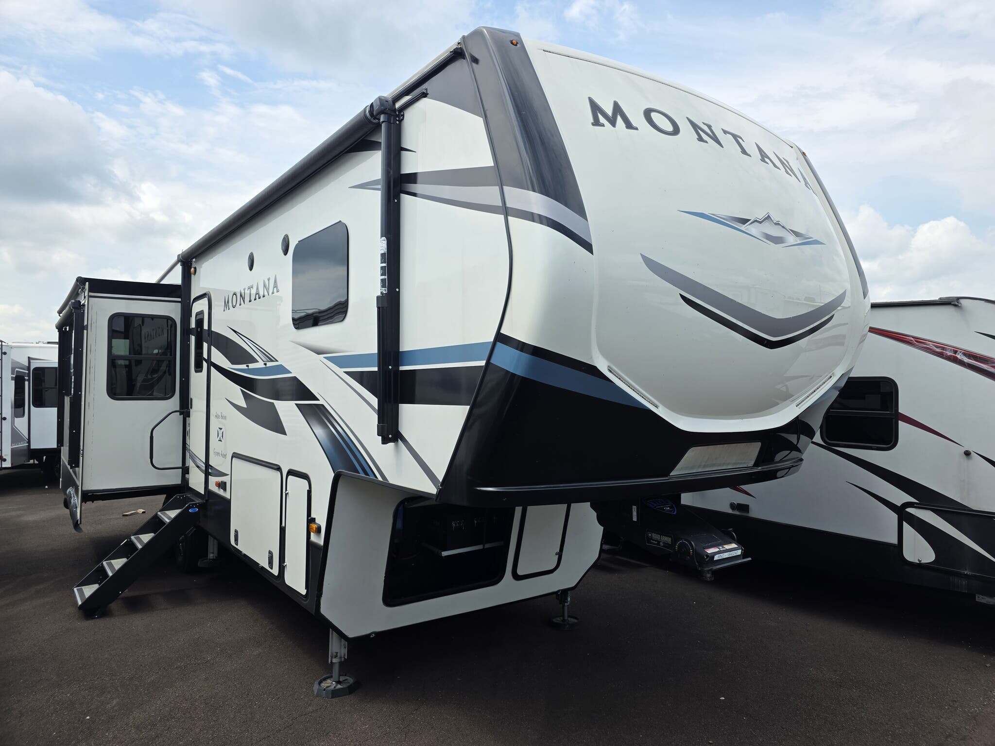 2021 Keystone Montana 3121RL in souderton PA