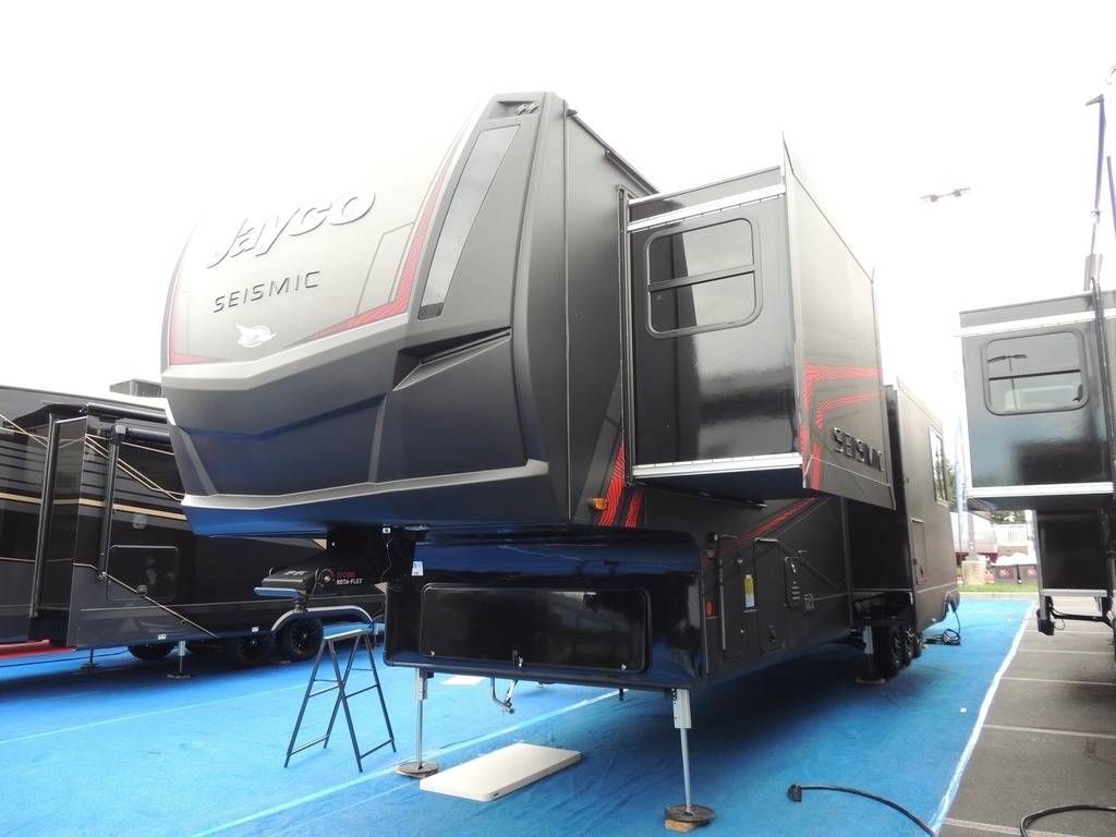 2027 Jayco Seismic 395 in salem VA