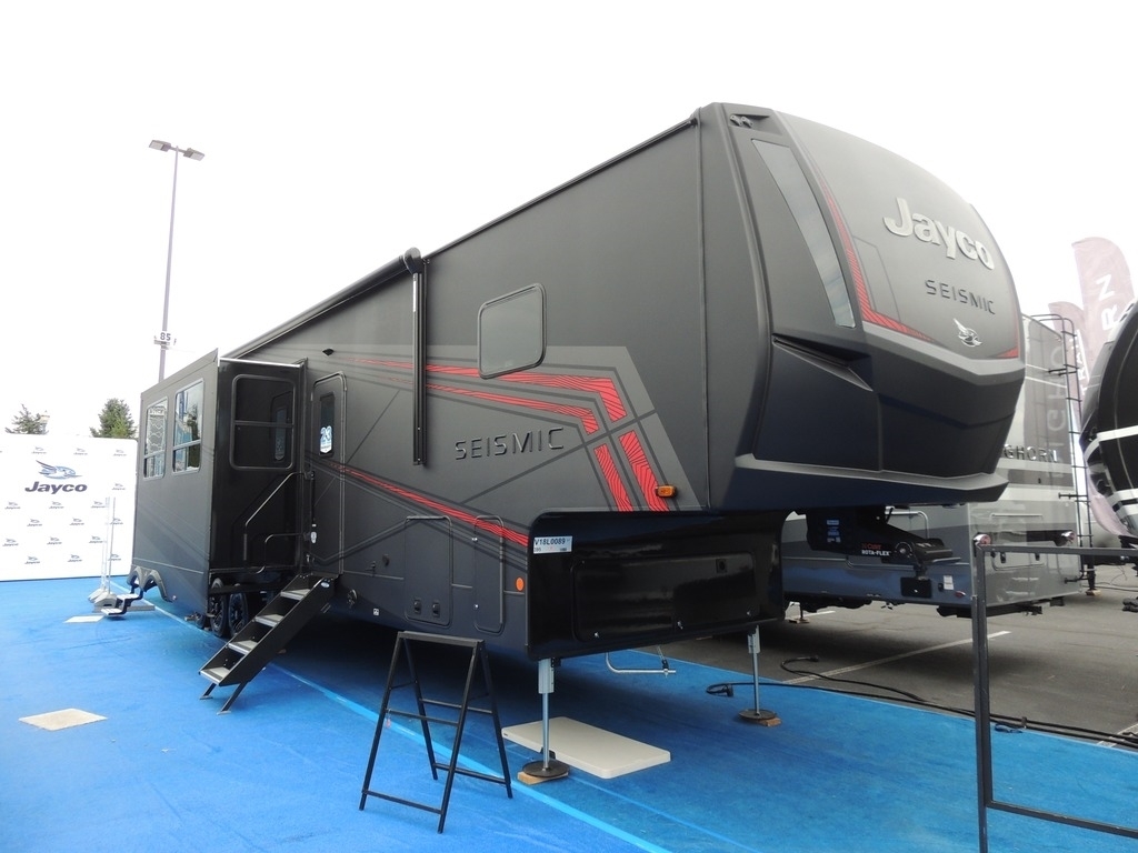 2027 Jayco Seismic 395 in salem VA