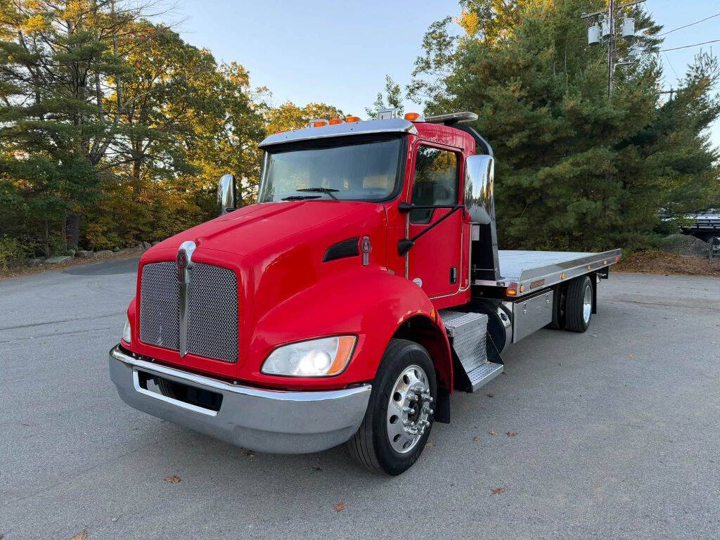 2020 KENWORTH T270 in Upton, MA