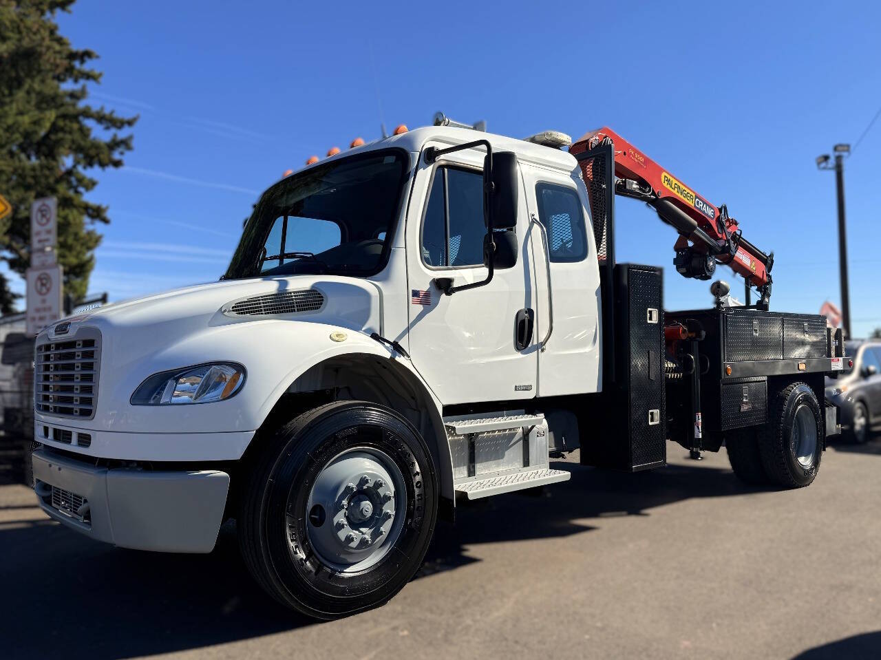 2008 FREIGHTLINER BUSINESS CLASS M2 106 in Tualatin, OR