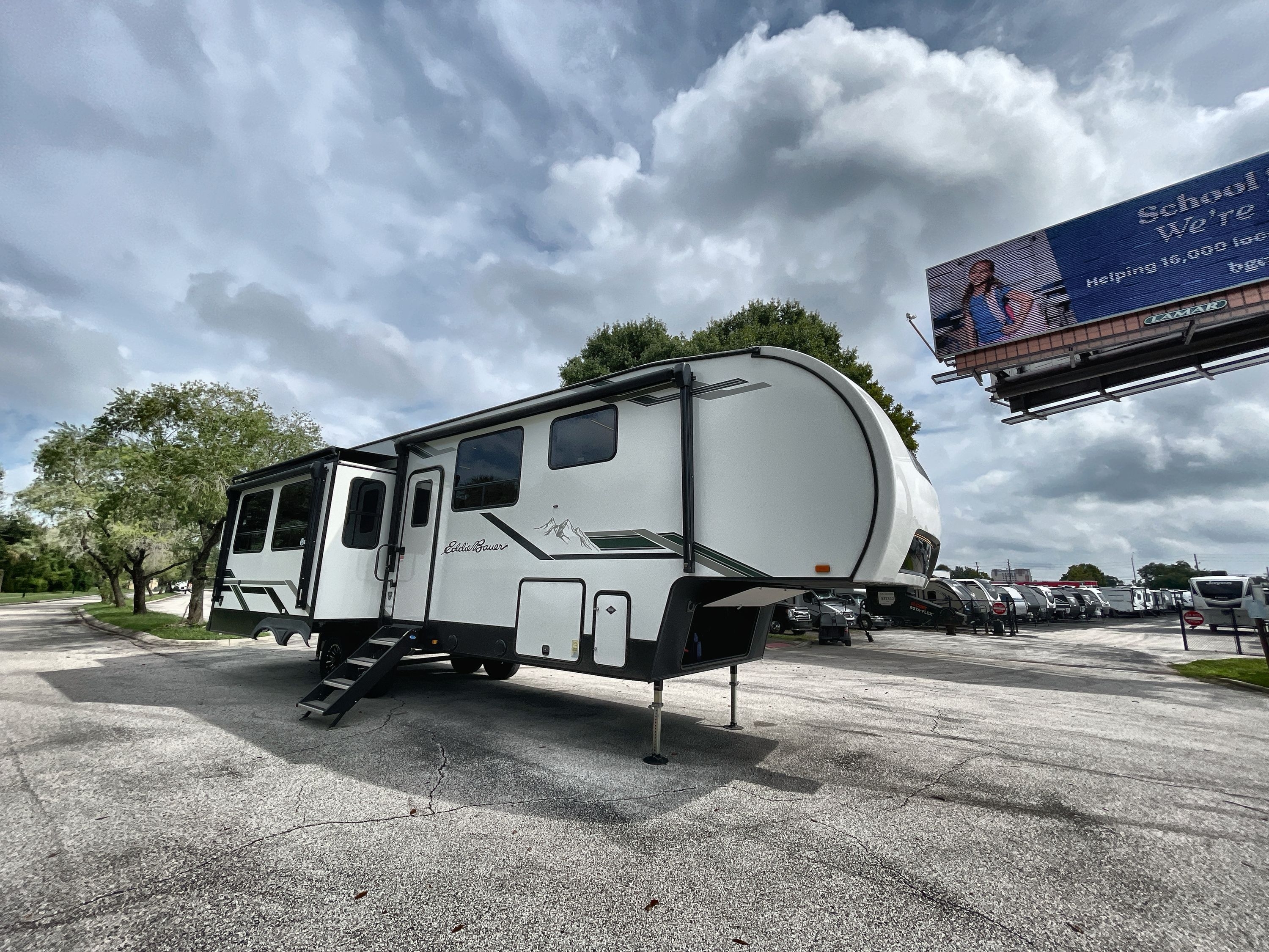 2024 Heartland EDDIE BAUER SIGNATURE 3100RL RV