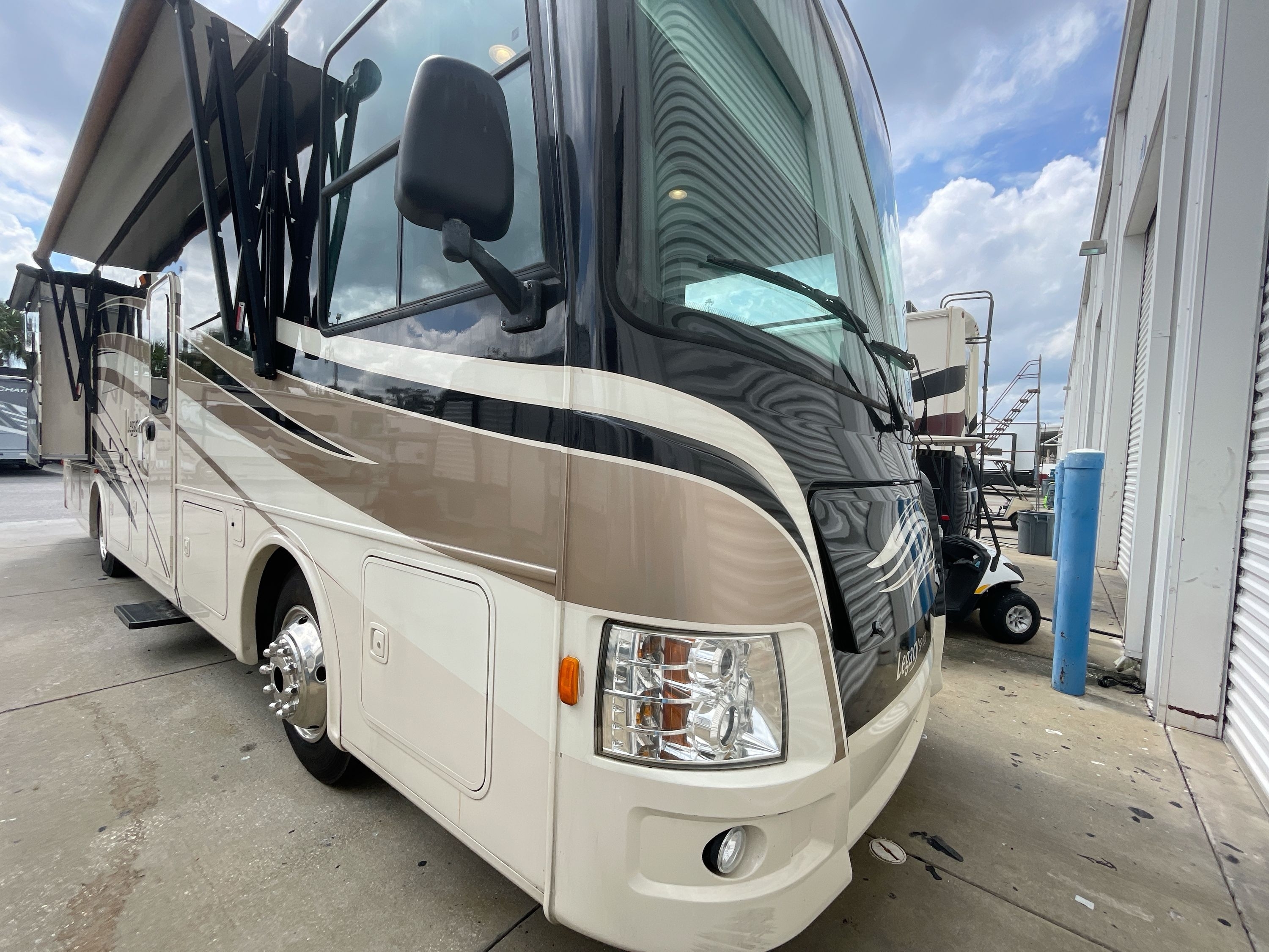 2014 Forest River LEGACY 340BH in dover FL