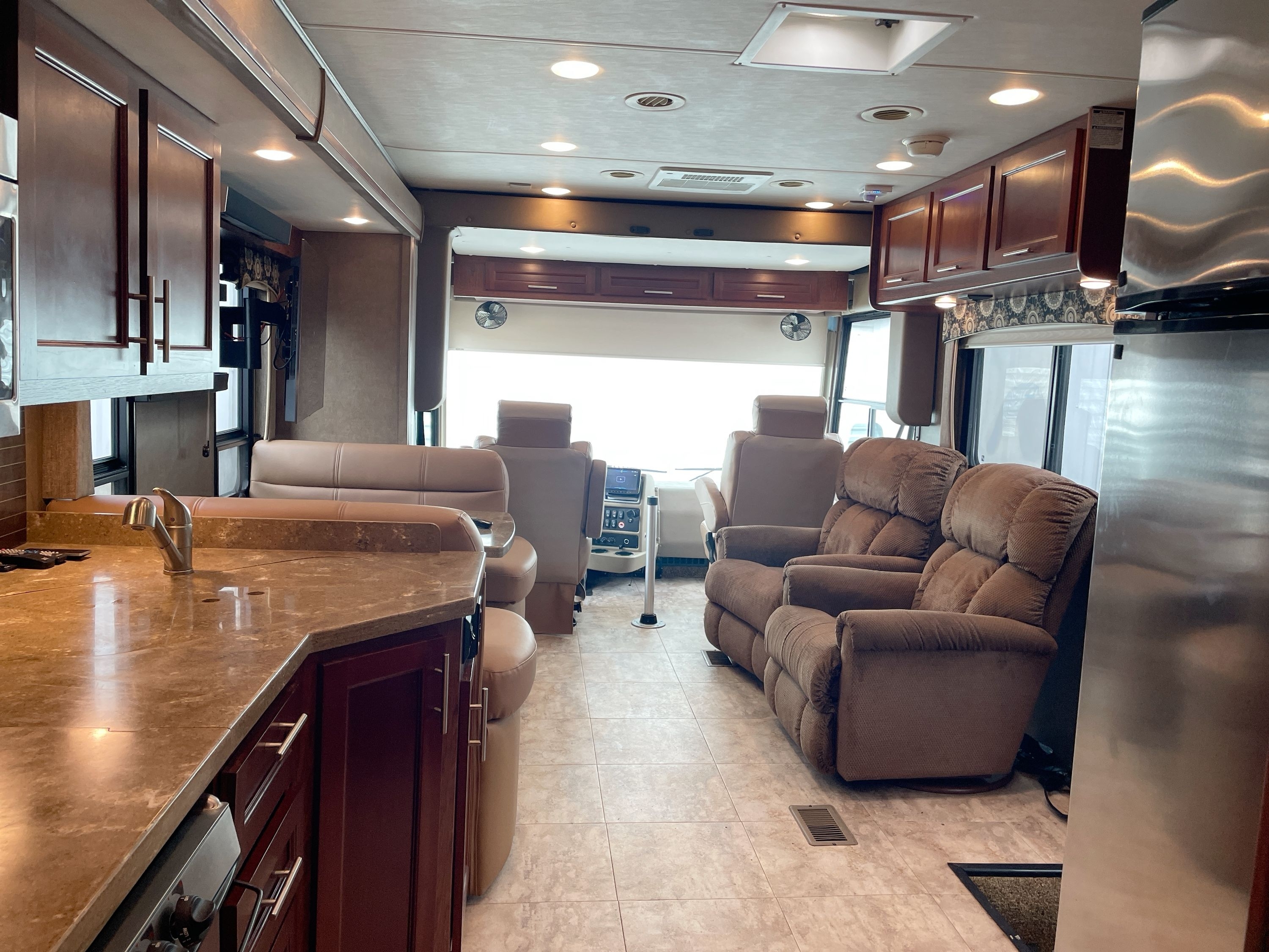 2014 Forest River LEGACY 340BH in dover FL
