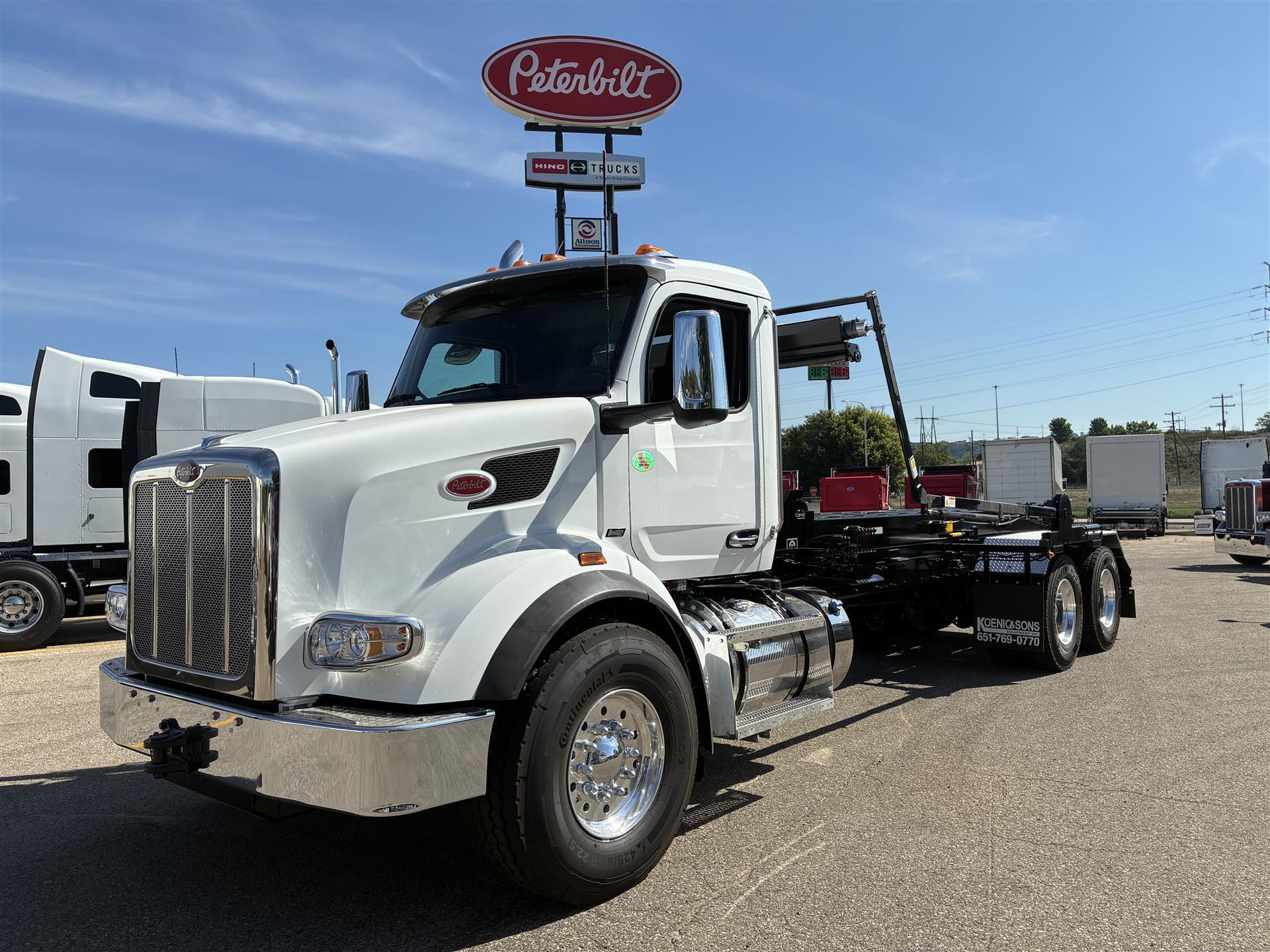 2027 PETERBILT 567 in South Saint Paul, MN