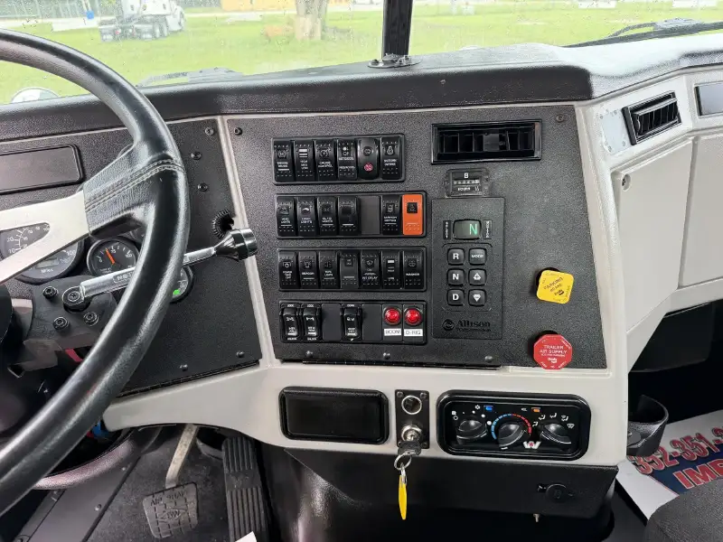 2018 WESTERN STAR 4700