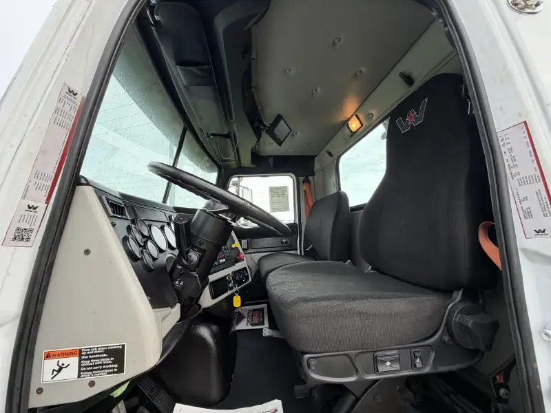 2018 WESTERN STAR 4700