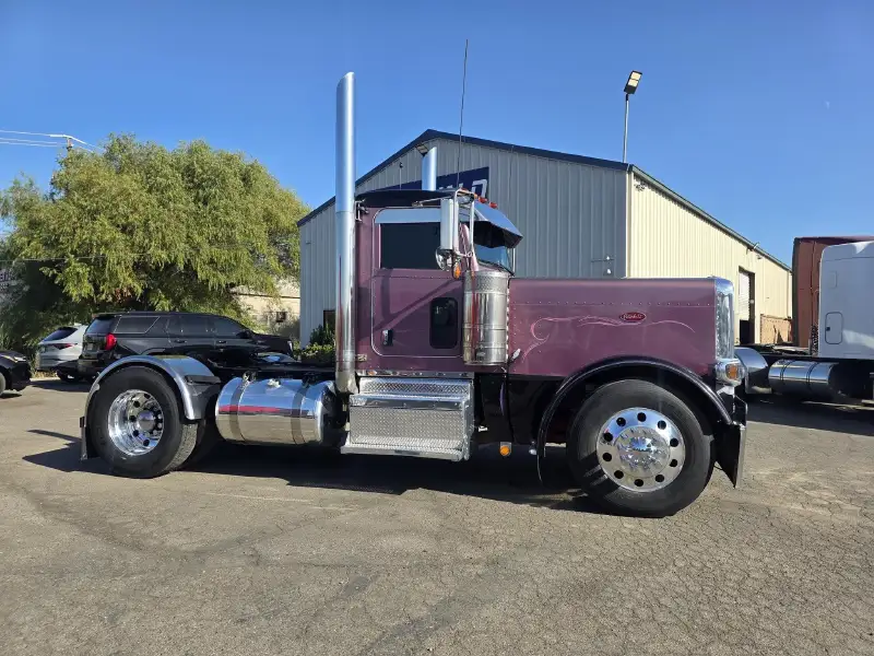2014 PETERBILT 389