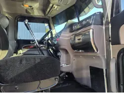 2014 PETERBILT 389