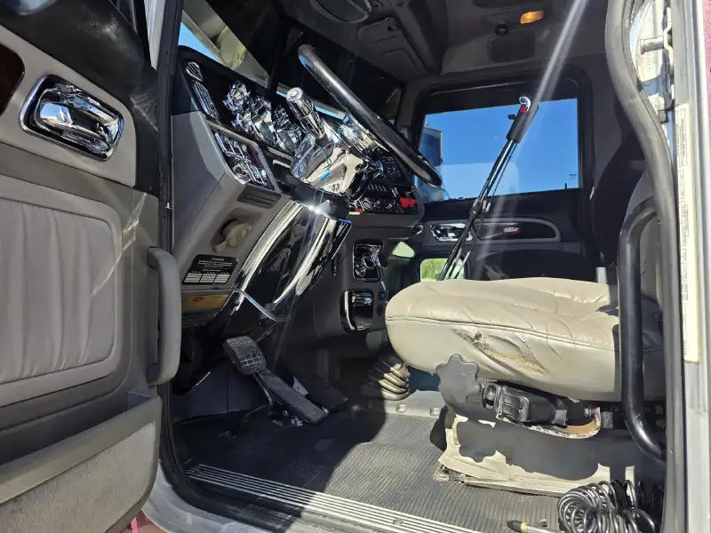 2014 PETERBILT 389