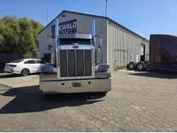 2014 PETERBILT 389