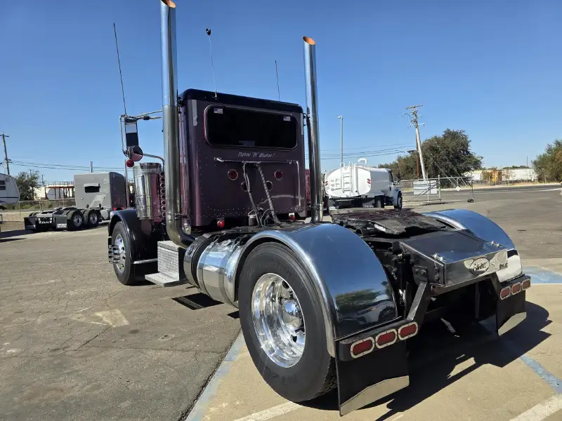 2014 PETERBILT 389