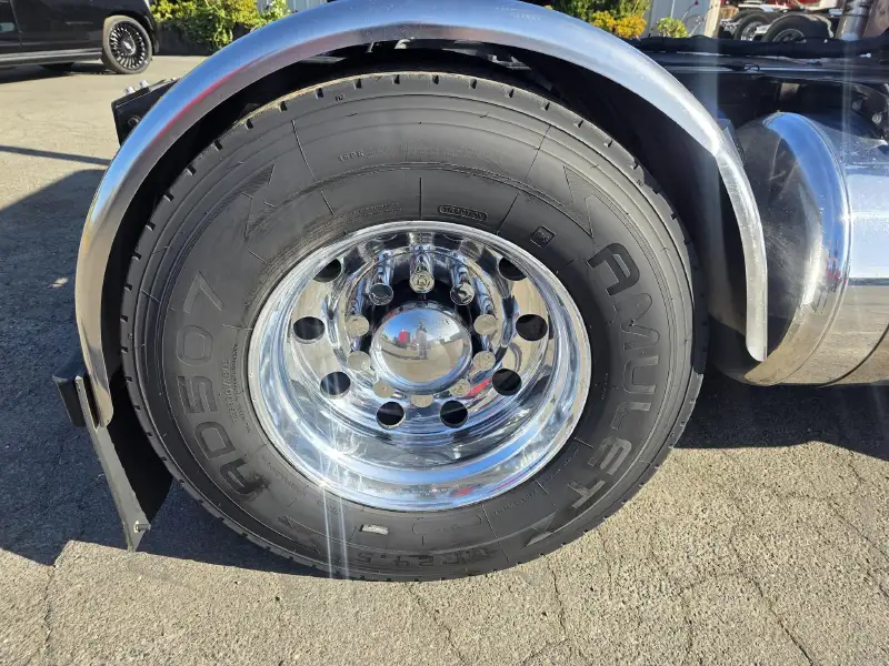2014 PETERBILT 389