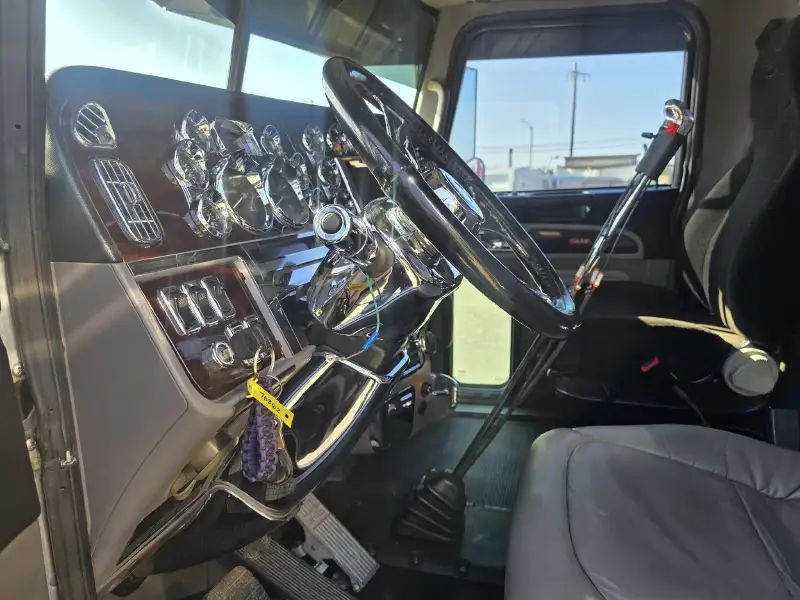 2014 PETERBILT 389