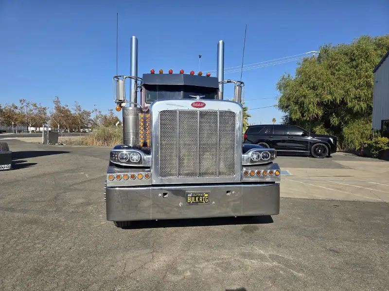 2014 PETERBILT 389