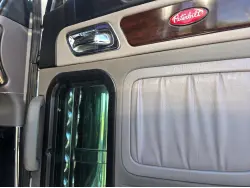 2014 PETERBILT 389
