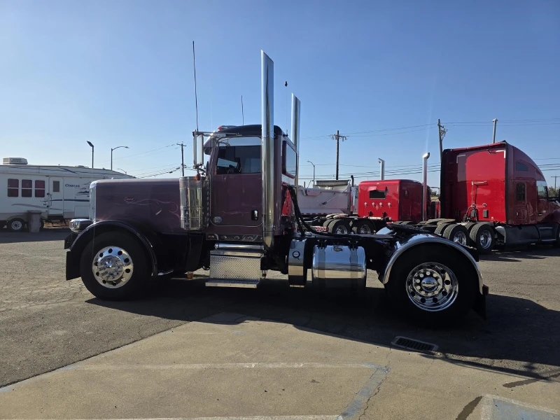 2014 PETERBILT 389