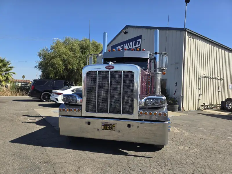 2014 PETERBILT 389