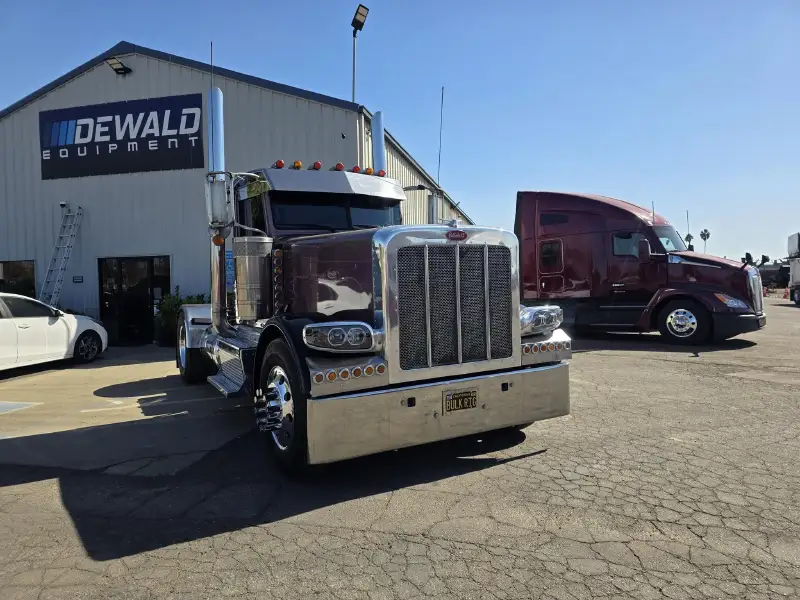 2014 PETERBILT 389