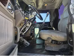 2014 PETERBILT 389
