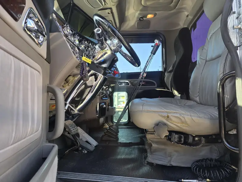 2014 PETERBILT 389