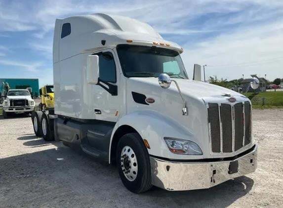 2020 PETERBILT 579 in Miami, FL